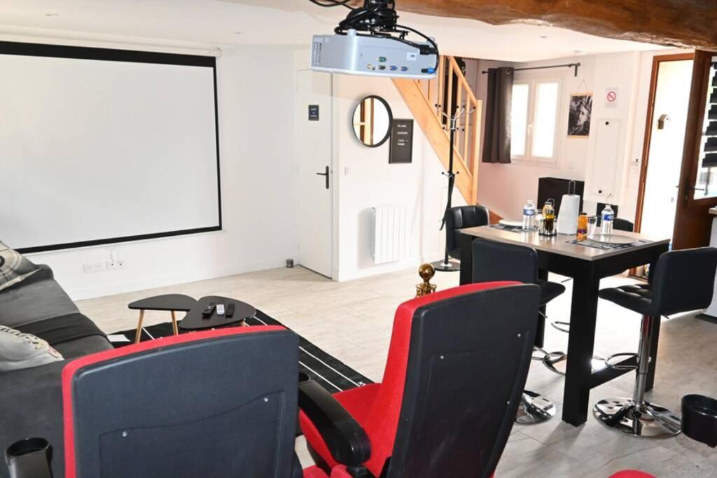 Cinema Appartement 10Mn Aeroport Roissy Cdg Villeneuve-sous-Dammartin Экстерьер фото